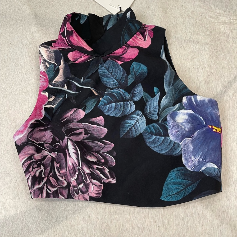 KEEPSAKE the Label Black Floral Crop Top - Picture 3 of 4